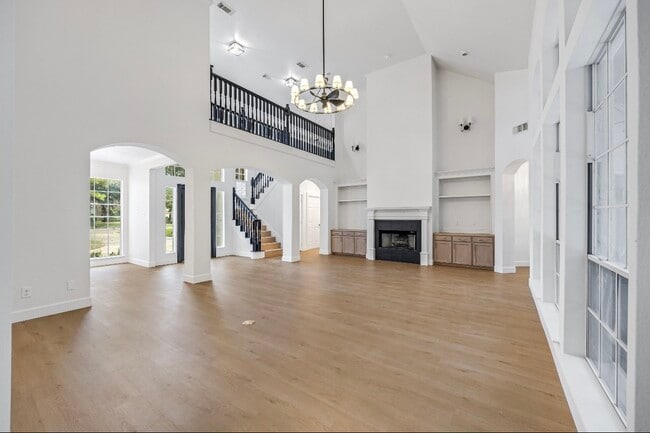 Photo - 6650 Camptown Cir