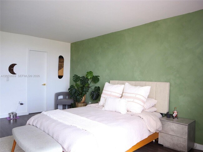 Photo - 2350 NE 135th St Unit # 607
