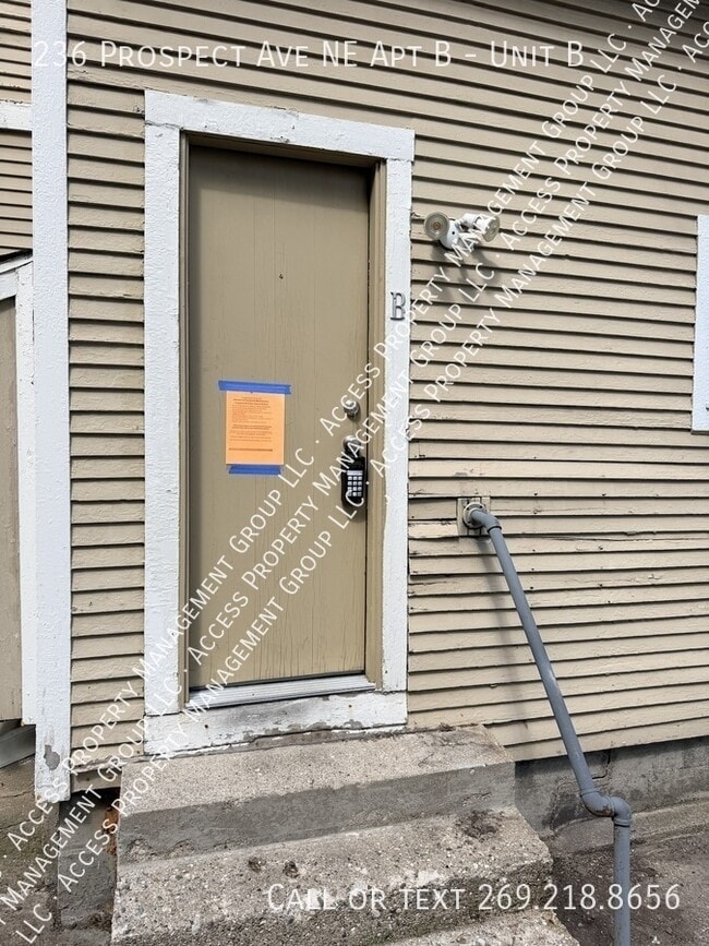 Photo - 236 Prospect Ave NE Unit B