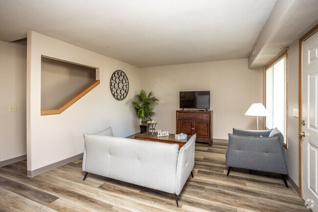 3BR, 2BA - 1,054 SF