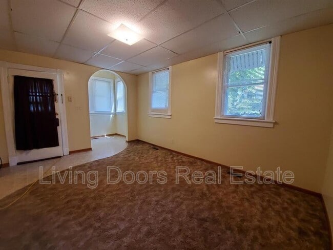 Photo - 15 Jackson Ave Unit Apt 3
