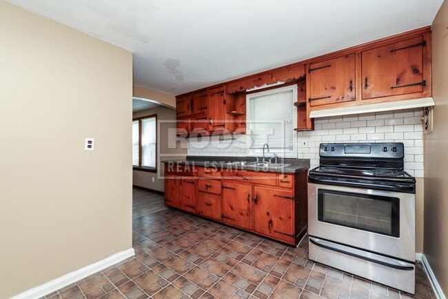 Photo - Three bedroom, one bathroom single home in Springfield