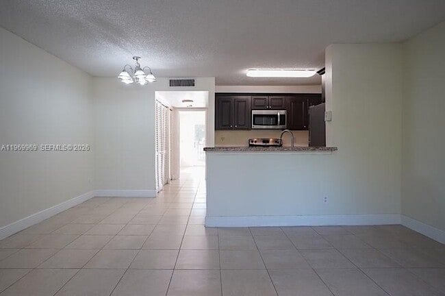 Photo - 1825 Meadows Cir W Unit 1825