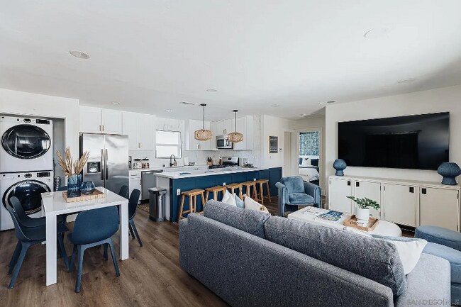 Photo - 1231 Center Ave Unidad 1229