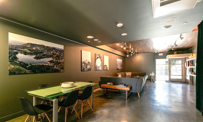 Vestíbulo - 6001 Carlton Way Unidad 106