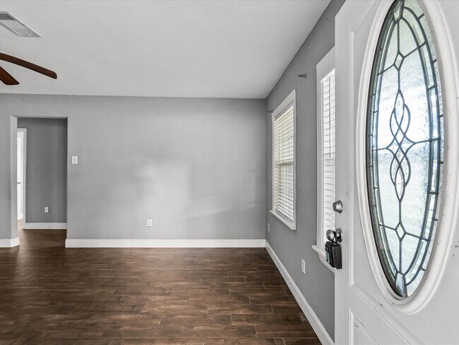 Photo - 2512 Jackson