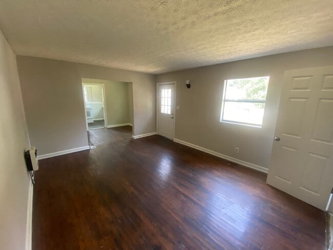 Photo - 922 Harbison Dr