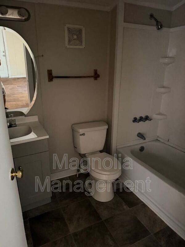 Photo - 359 Davis St