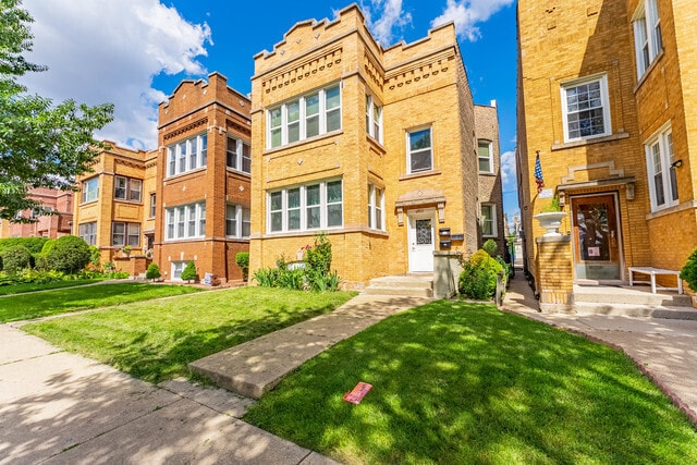 Photo - 4820 W Wolfram St Unit 2