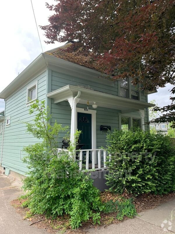 Building Photo - 950 SW Jefferson Ave Rental