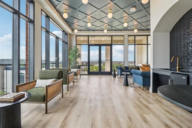 Building Photo - 405 N Ewing Ave Unit 406