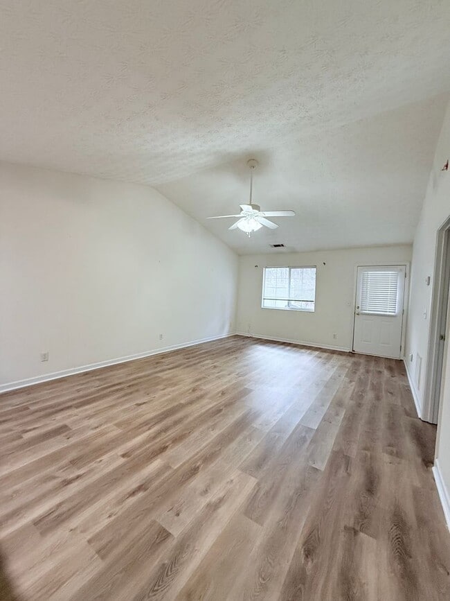 Photo - Ranch Style end unit townhome in great Gainesville location