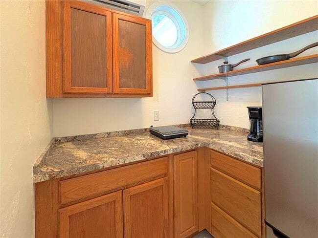 Photo - 1501 NE 5th Ct Unit Front WEST