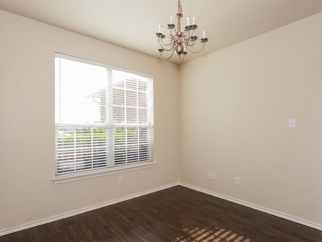 Photo - 12716 Chattaroy Ln