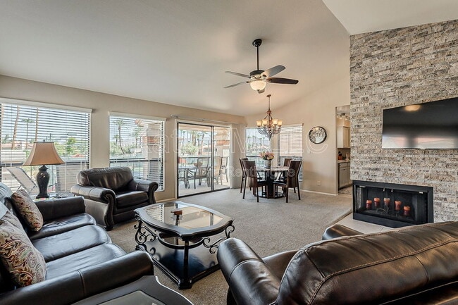 Building Photo - 9707 E Mountain View Rd Unit 2412