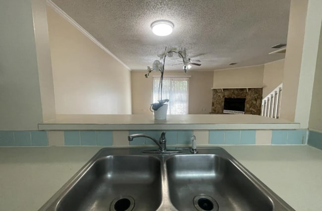 Photo - 2 Bedroom Townhome in Lexington Square