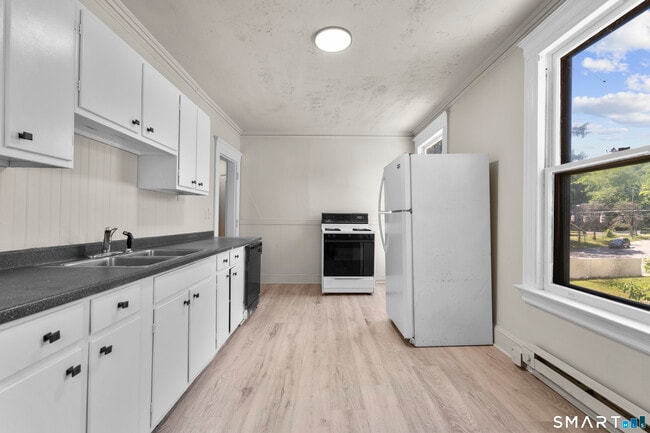 908 Main St Unit 2
