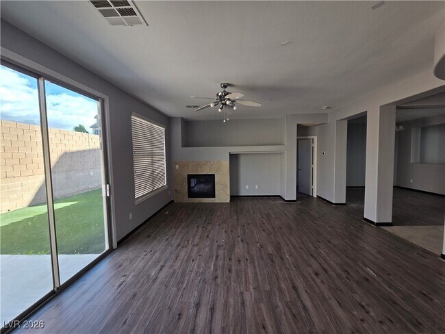 Photo - 5642 Wedgefield St