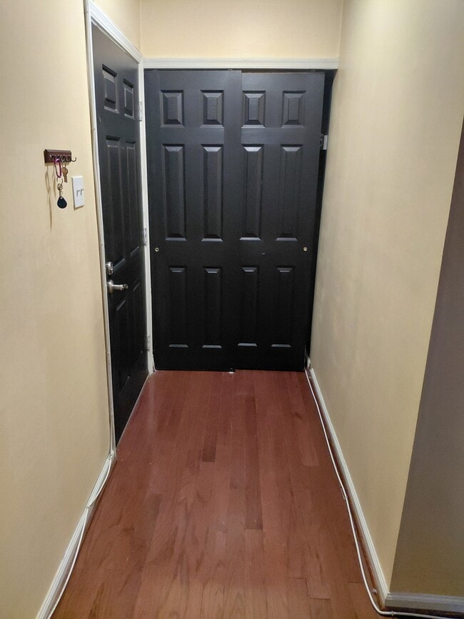 Photo - 93 Ramsgate Ct Unit Oxford of Blue Bell