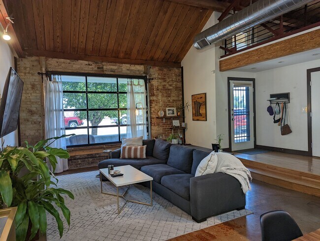 Photo - 1610 E 26th Ave