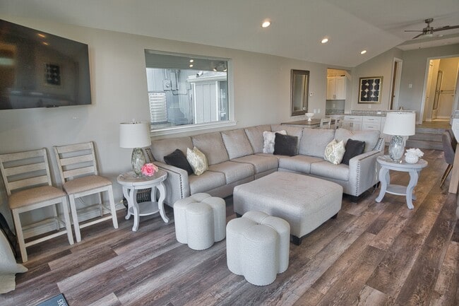 Building Photo - 1288 County Rd 297