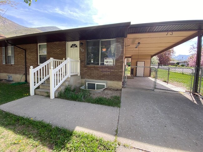 Building Photo - Spencer Unit 122