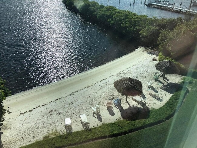 Building Photo - 1000 Scotia Dr Unit 105