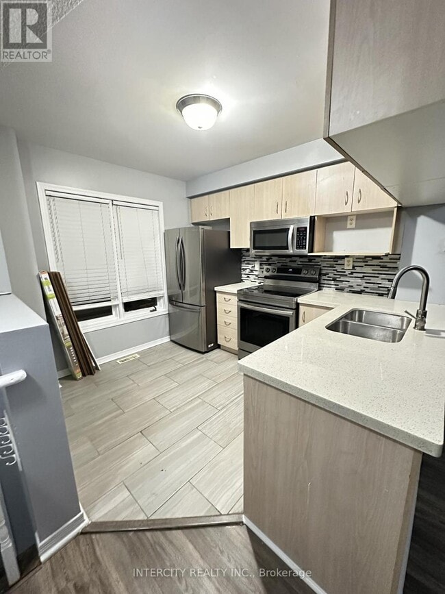 Photo - 1635 Pickering Pkwy