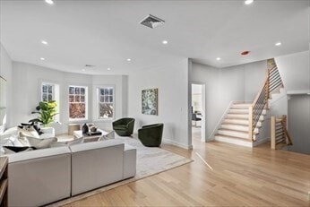 Building Photo - 1574 Beacon St Unit 2