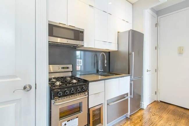 214 E 9th St Unit 506
