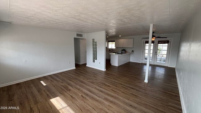 Photo - 1000 W Elna Rae St