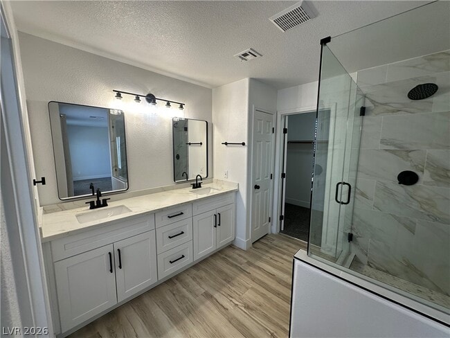 Building Photo - 10004 Bonterra Ave