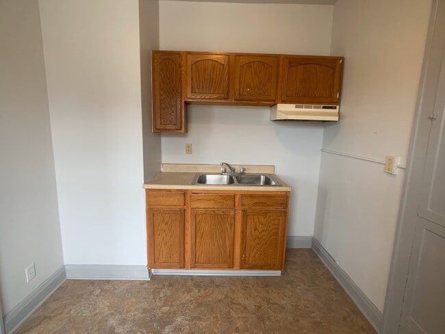 Photo - 210-102 Walnut-