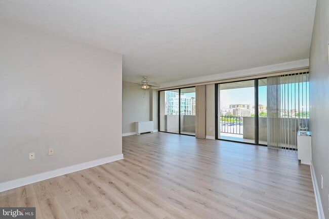 Photo - 4141 Henderson Rd Unidad 822