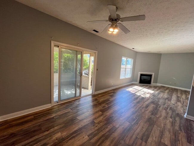 Photo - 2007 Halyard Ln