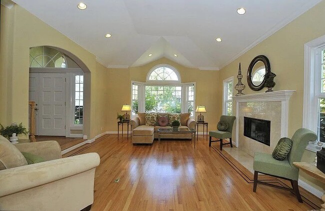 Photo - 745 Parma Way