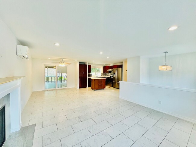 Photo - Beautifully Renovated 5 Bedroom House with Large Yard!