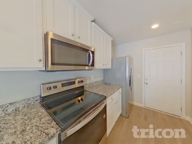 Photo - 2124 Southlea Dr