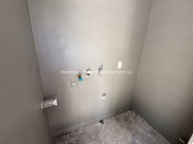 Photo - Cute & Quaint 2 Bedroom in Tampa!! READY NOW!! Unit 8214 N. 17th St.