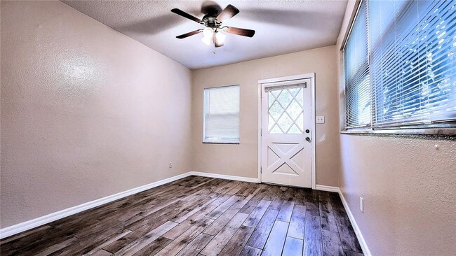 Photo - 6321 Runnel Dr Apartamento