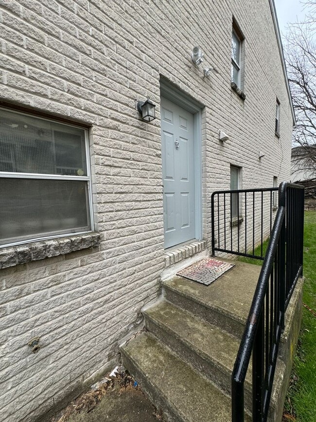 Photo - 1324 S Fountain St Unidad 2nd Floor