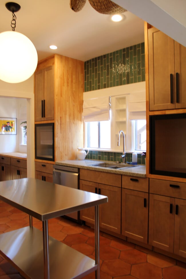 Photo - 6147 Springvale Dr