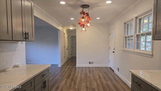8 Oak Leaf Ln