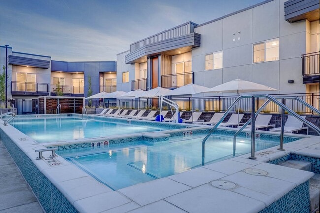 Building Photo - The Opal Apartments