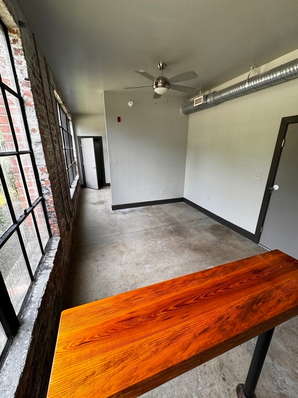 Photo - 123 Pine St Unidad 1 bedroom