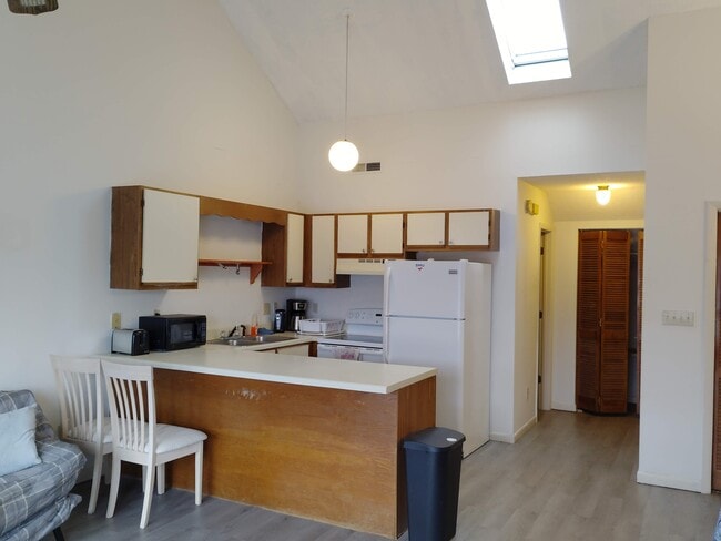 Building Photo - 510 Fairwood Lakes Dr Unit 19E