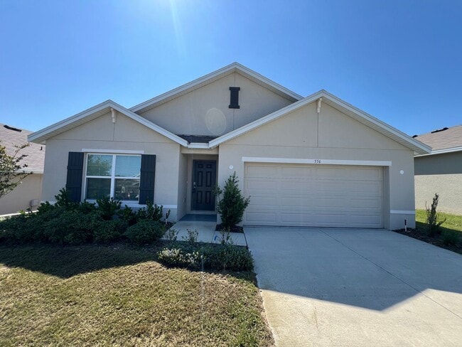 Building Photo - 4 Bedroom, 2 Bathroom Home in the Highly D...
