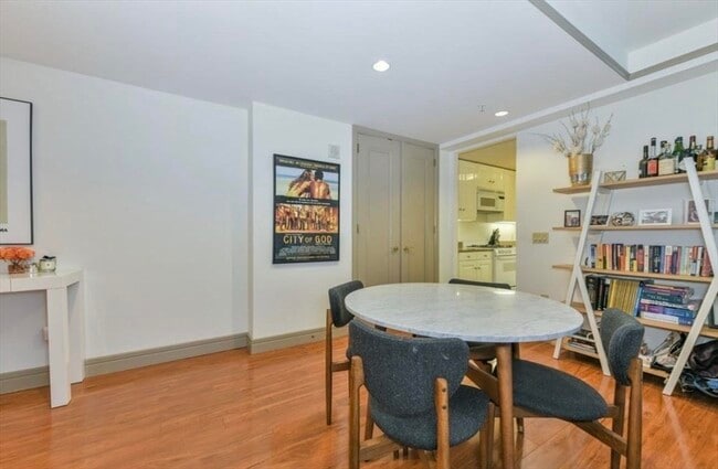 Photo - 2 Avery St Unit 810