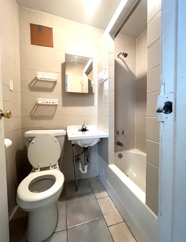 Photo - 80-54-8164 164th St