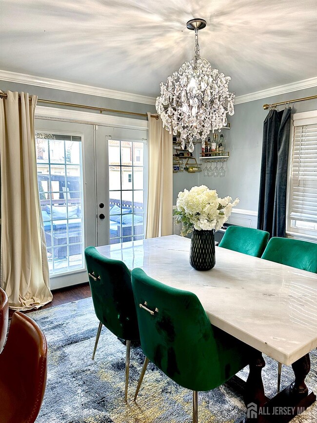 Photo - 985 Arnet Ave